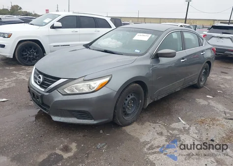 2017 Nissan Altima 2.5 S z USA, uszkodzony, nr VIN 1N4AL3APXHN339149